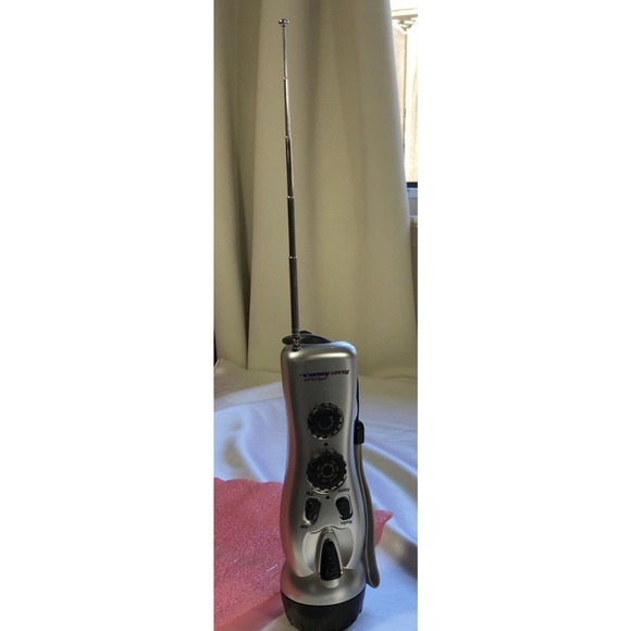 Ready America Emergency Power Station Flashlight Radio Siren Phone Charger - Picture 9 of 9